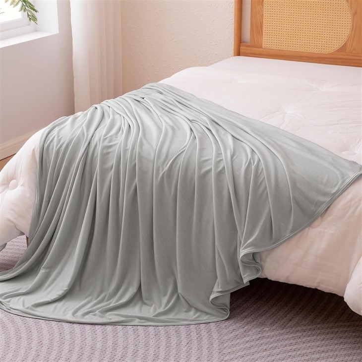 Reversible Lightweight Thin Throw Blanket factory